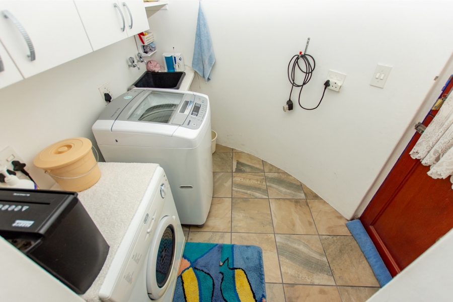 3 Bedroom Property for Sale in Paradise Beach Western Cape